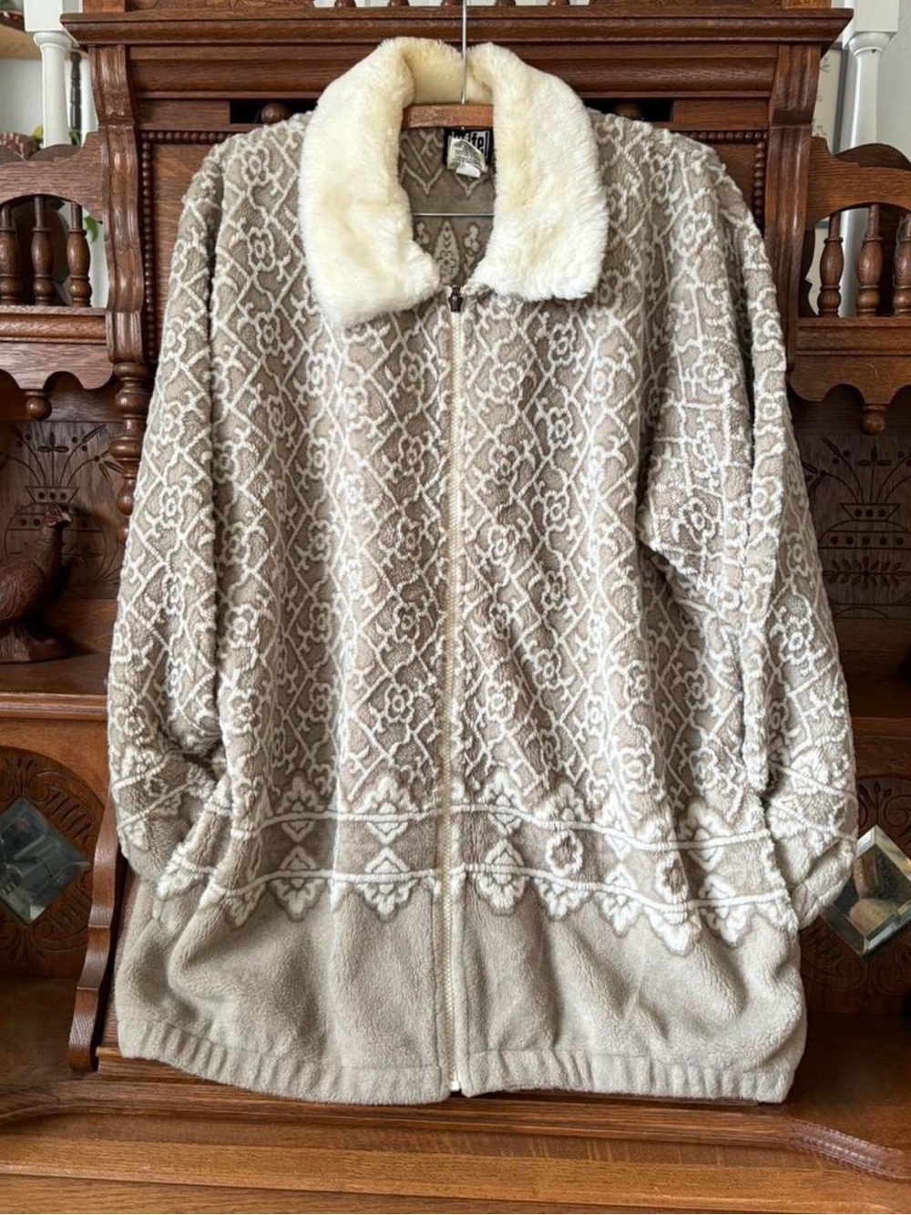 Gorgeous soft cozy vintage retro boho indie fleece zip up Shacket sweater